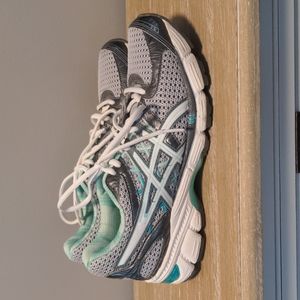 Women's Asics - size 8